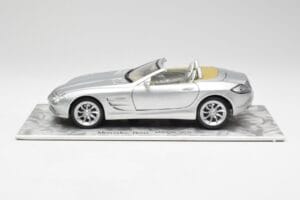 Mercedes SLR Vision Roadster Liquid Plata Maisto 1:18 B66963208 Metal - imagen 4 de 8