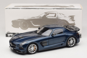 Mercedes SLS AMG Black Series Daytona Blue Metallic Minichamps 1:18 110033026 Metal - imagen 8 de 8