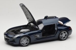 Mercedes SLS AMG C197 Blue Metallic Minichamps 1:18 100039021 Metal - imagen 2 de 8