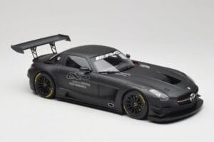 Mercedes AMG SLS C197 GT3 45 Años de Driving Performance Minichamps 1:18 151133100 Metal - imagen 4 de 6