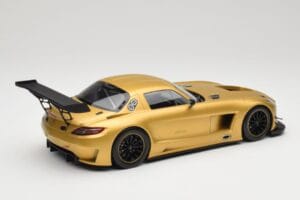 Mercedes AMG SLS C197 GT3 Street Dorado Minichamps 1:18 151113106 Metal - imagen 2 de 6