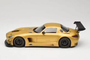 Mercedes AMG SLS C197 GT3 Street Dorado Minichamps 1:18 151113106 Metal - imagen 3 de 6