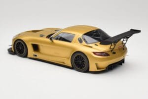 Mercedes AMG SLS C197 GT3 Street Dorado Minichamps 1:18 151113106 Metal - imagen 5 de 6