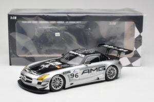 Mercedes AMG SLS C197 GT3 Team AMG China #96 M. Hakkinen / C. Cheng Zhuhai 6th 2011 Minichamps 1:18 151113196 Metal - imagen 6 de 6