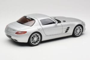 Mercedes SLS AMG C197 Iridium Plata Minichamps 1:18 100039026 Metal - imagen 3 de 8