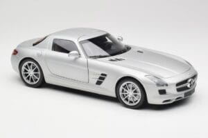 Mercedes SLS AMG C197 Iridium Plata Minichamps 1:18 100039026 Metal - imagen 6 de 8