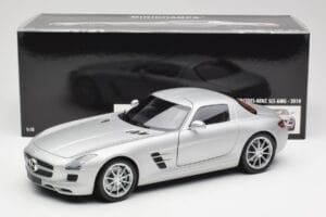 Mercedes SLS AMG C197 Iridium Plata Minichamps 1:18 100039026 Metal - imagen 8 de 8