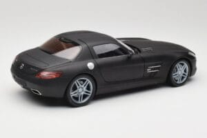 Mercedes SLS AMG C197 Matte Black Minichamps 1:18 100039027 Metal - imagen 3 de 8