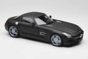 Mercedes SLS AMG C197 Matte Black Minichamps 1:18 100039027 Metal - imagen 6 de 8