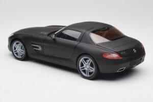 Mercedes SLS AMG C197 Matte Black Minichamps 1:18 100039027 Metal - imagen 7 de 8