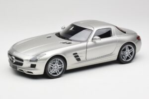 Mercedes SLS AMG C197 Matt Plata Minichamps 1:18 100039029 Metal
