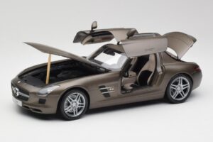 Mercedes SLS AMG C197 Monza Gris Minichamps 1:18 B66960044 Metal - imagen 2 de 8