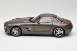 Mercedes SLS AMG C197 Monza Gris Minichamps 1:18 B66960044 Metal - imagen 4 de 8