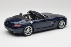 Mercedes SLS AMG R197 Roadster South Seas Azul Minichamps 1:18 100039031 Metal - imagen 3 de 8