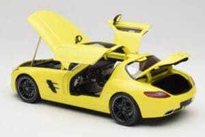 Mercedes SLS AMG C197 Amarillo Minichamps 1:18 100039022 Metal - imagen 5 de 8