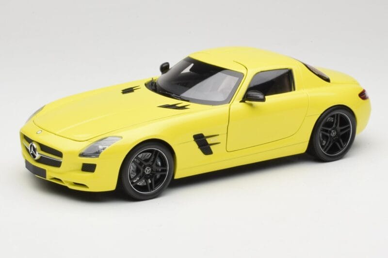 Mercedes SLS AMG C197 Amarillo Minichamps 1:18 100039022 Metal