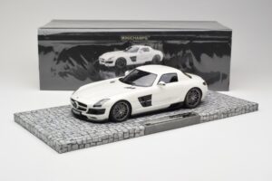 Mercedes Brabus SLS AMG 700 Biturbo Pearl Blanco Minichamps 1:18 107032020 Metal - imagen 6 de 6
