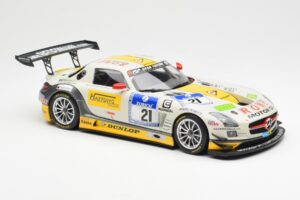 Mercedes SLS AMG GT3 #21 Rowe Racing Arnold / Roloff / Seyffarth / Jäger ADAC 24 Hours Nürburgring 2013 Minichamps 1:18 15113 - imagen 4 de 6