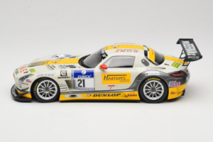 Mercedes SLS AMG GT3 #21 Rowe Racing M. Hartung / N. Heyer ADAC 24 Hours Nurburgring 2013 Minichamps 1:18 151133121 Metal - imagen 3 de 6