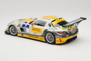 Mercedes SLS AMG GT3 #21 Rowe Racing M. Hartung / N. Heyer ADAC 24 Hours Nurburgring 2013 Minichamps 1:18 151133121 Metal - imagen 5 de 6