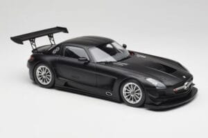Mercedes SLS AMG GT3 C197 Street Mate Negro Minichamps 1:18 151113101 Metal - imagen 4 de 6