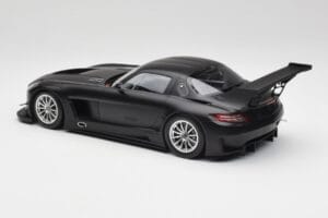Mercedes SLS AMG GT3 C197 Street Mate Negro Minichamps 1:18 151113101 Metal - imagen 5 de 6