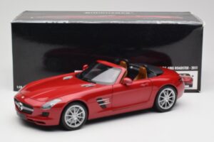 Mercedes SLS AMG R197 Roadster Le Mans Rojo Minichamps 1:18 100039030 Metal - imagen 8 de 8