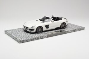 Mercedes Brabus SLS AMG 700 Biturbo Roadster Pearl Blanco Minichamps 1:18 107032130 Metal