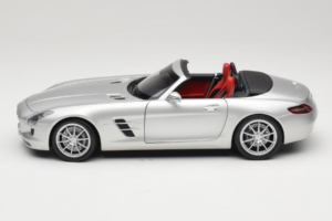 Mercedes SLS AMG Roadster Iridium Plata Minichamps 1:18 B66960078 Metal - imagen 4 de 8