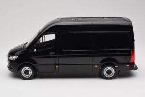 Mercedes Sprinter Negro Norev 1:18 183041 Metal - imagen 4 de 8