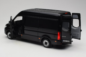 Mercedes Sprinter Negro Norev 1:18 183041 Metal - imagen 5 de 8