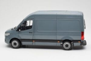 Mercedes Sprinter W907 Azul Gris Norev 1:18 183423 Metal - imagen 4 de 7