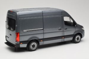 Mercedes Sprinter W907 Furgoneta Selenite Grey Metallic Norev 1:18 B66004163 Metal - imagen 3 de 8