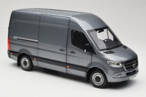 Mercedes Sprinter W907 Furgoneta Selenite Grey Metallic Norev 1:18 B66004163 Metal - imagen 6 de 8