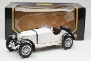 Mercedes SSKL Blanco Bburago 1:18 3002 Metal - imagen 8 de 8