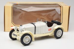 Mercedes SSKL Blanco & Crema Bburago 1:18 3002-M1 Metal - imagen 6 de 6