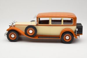 Mercedes Tipo Nurburg W08 460/460K Beige MCG 1:18 MCG18034 Metal - imagen 3 de 6