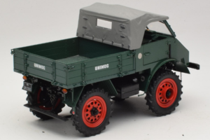 Mercedes Unimog 401 Verde Schuco 1:18 135 Metal - imagen 3 de 8