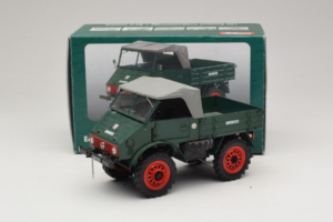 Mercedes Unimog 401 Verde Schuco 1:18 135 Metal - imagen 8 de 8