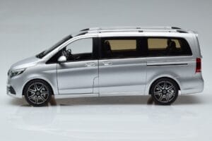 Mercedes V-Class V260 AMG Line Plata Norev 1:18 183871 Metal - imagen 5 de 10