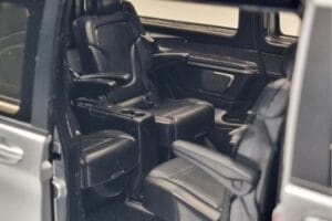 Mercedes V-Class V260 AMG Line Plata Norev 1:18 183871 Metal - imagen 9 de 10
