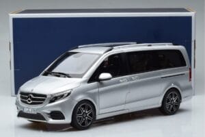 Mercedes V-Class V260 AMG Line Plata Norev 1:18 183871 Metal - imagen 10 de 10