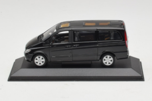 Mercedes Viano W639 Atlantis Blue Minichamps 1:43 B67871200 Metal