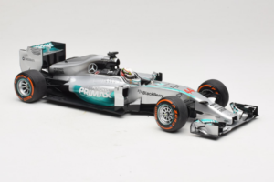 Mercedes W05 #44 L. Hamilton Mercedes AMG Petronas Malaysian Grand Prix Winner 2014 Minichamps 1:18 110140144 Metal - imagen 4 de 7