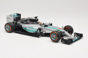 Mercedes W06 #44 L. Hamilton Mercedes AMG Petronas Japanese Grand Prix Winner 2015 Minichamps 1:18 110150344 Metal - imagen 4 de 7