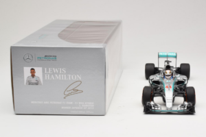 Mercedes W06 #44 L. Hamilton Mercedes AMG Petronas Japanese Grand Prix Winner 2015 Minichamps 1:18 110150344 Metal - imagen 6 de 7