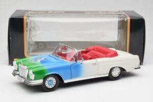 Mercedes 280SE W108 Tricolor Maisto 1:18 56014 Metal - imagen 8 de 8
