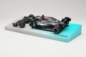 Mercedes W11 #63 G. Russell Mercedes AMG Petronas Sakhir Grand Prix 2020 Minichamps 1:18 113201663 Resina - imagen 5 de 7
