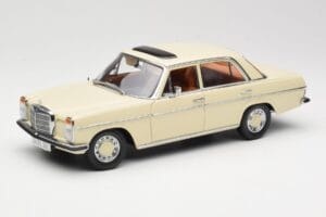 Mercedes W115 Strich 8 Crema Sun Star 1:18 4581 Metal
