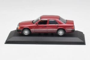 Mercedes 300D W124 Rojo Minichamps 1:43 3209 Metal